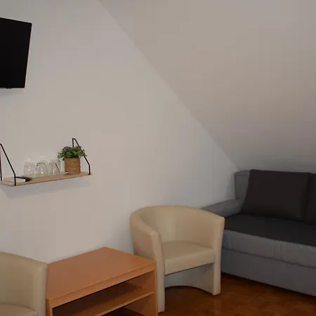 Farm Zevnik בית הארחה