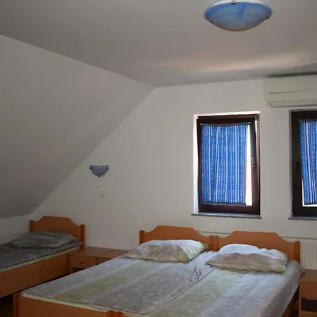 בית הארחה Farm Zevnik 3*