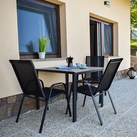 Farm Zevnik בית הארחה 3*