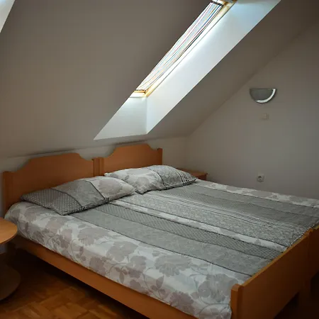 Farm Zevnik בית הארחה