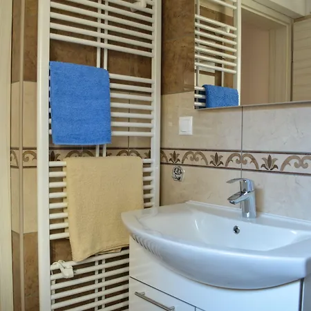 Farm Zevnik בית הארחה