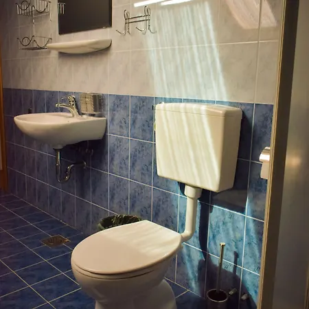 Farm Zevnik בית הארחה ברז'יס